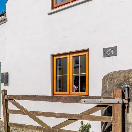 Villa The Gatehouse At Y Gwesty Bach Jordanston Esterno foto