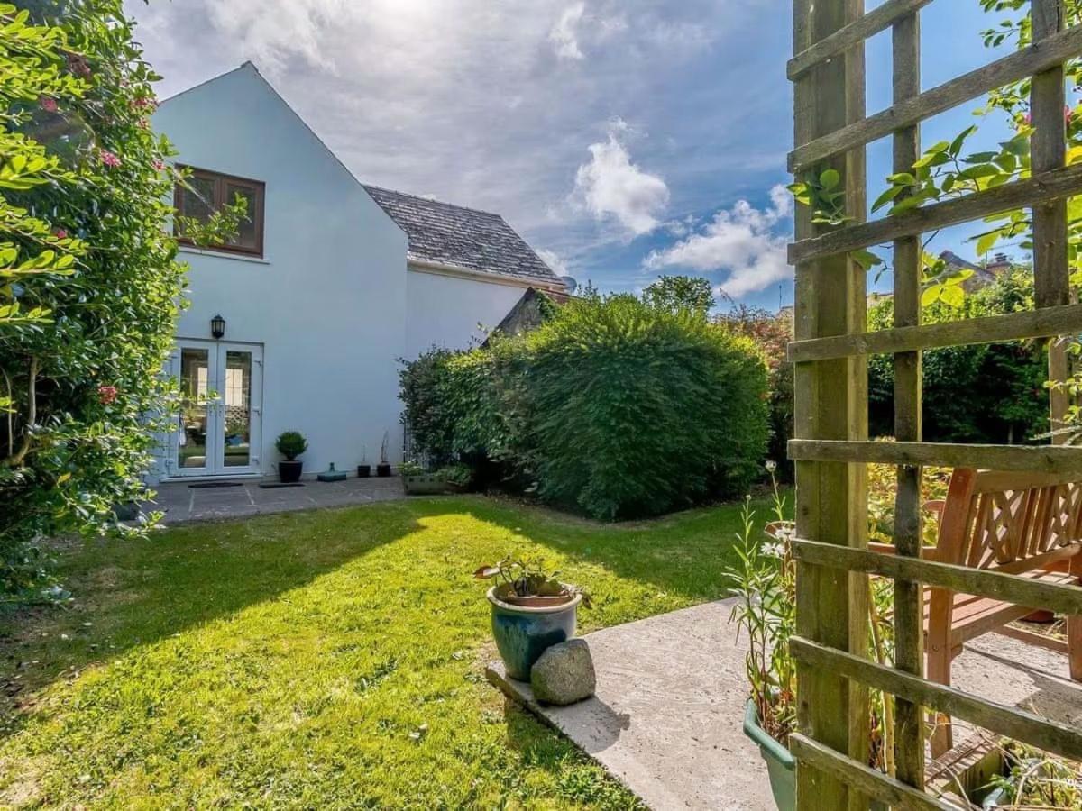 Villa The Gatehouse At Y Gwesty Bach Jordanston Esterno foto